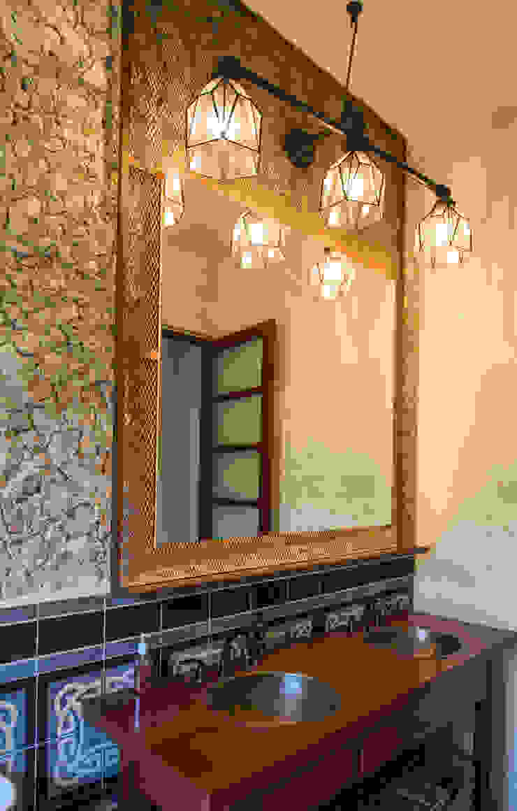 Taller Estilo Arquitectura Colonial style bathroom