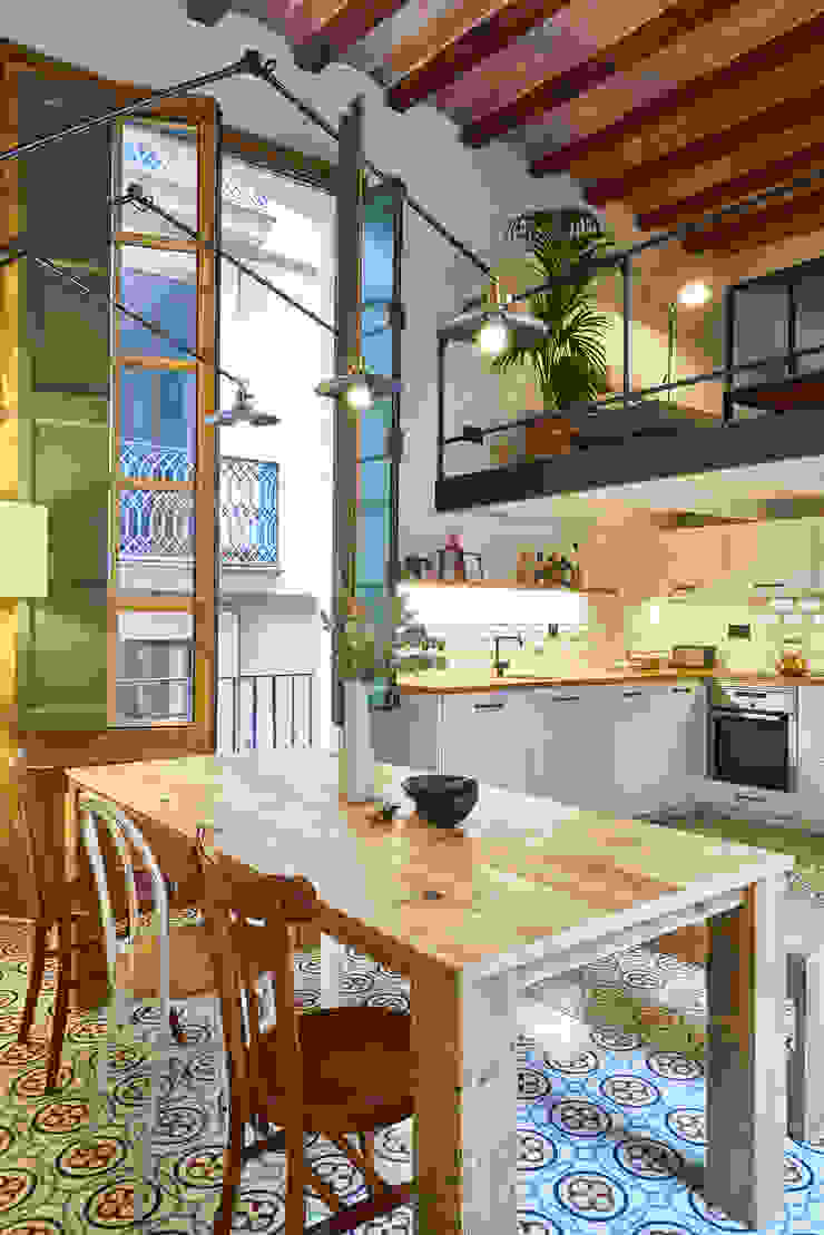 ROSIC APARTMENT Bloomint design Dapur Gaya Mediteran
