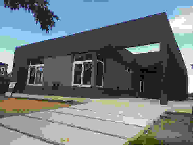 KorteSa arquitectura Modern Houses Grey