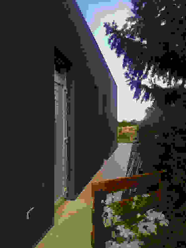 KorteSa arquitectura Modern Houses Grey