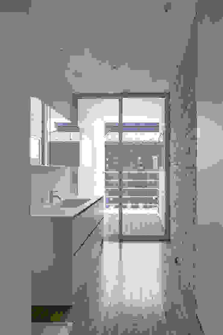松岡淳建築設計事務所 Modern bathroom