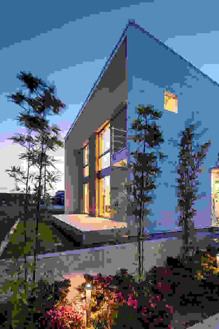 松岡淳建築設計事務所 Modern houses