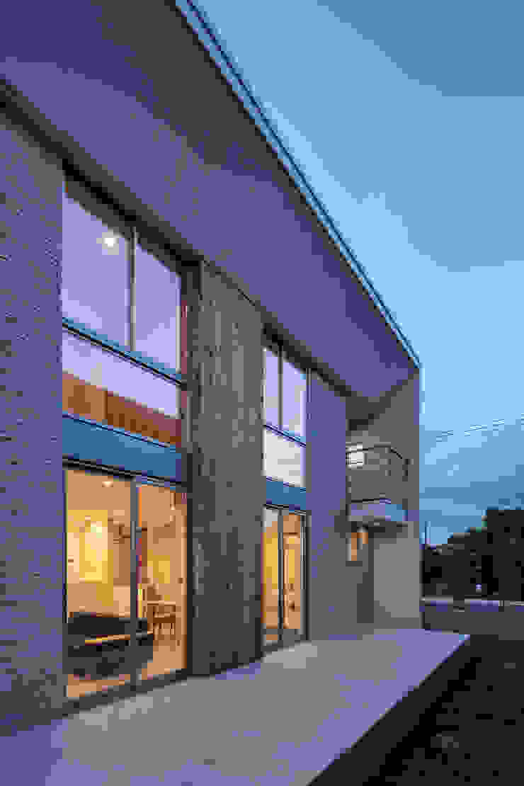 松岡淳建築設計事務所 Modern houses