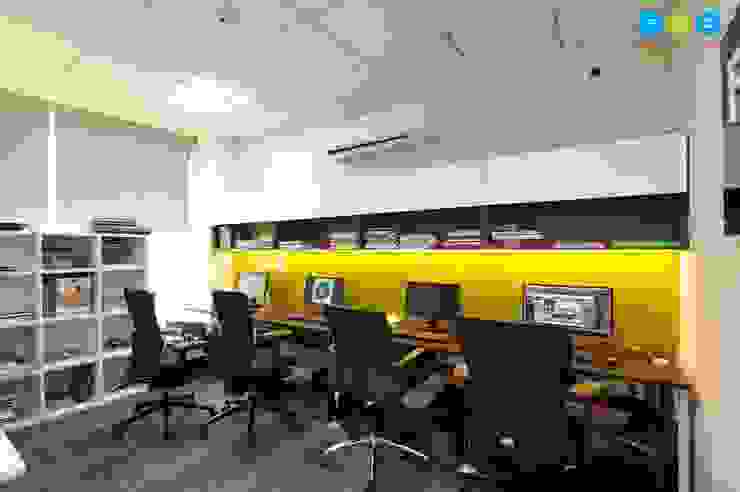 Let's Work - Coworking Space in Noida FYD Interiors Pvt. Ltd Commercial spaces Office buildings