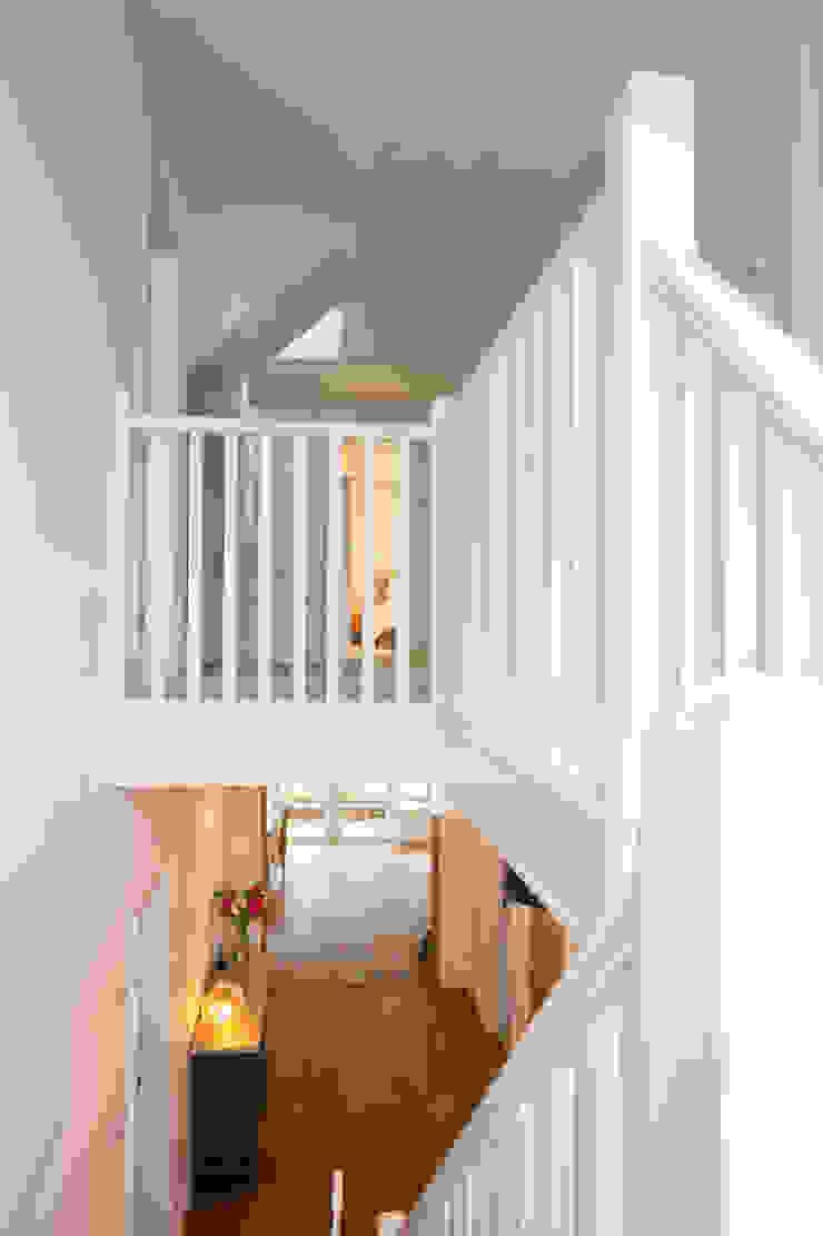 Stairs & Landing dwell design ทางเดินในสไตล์ประเทศห้องโถงและบันได