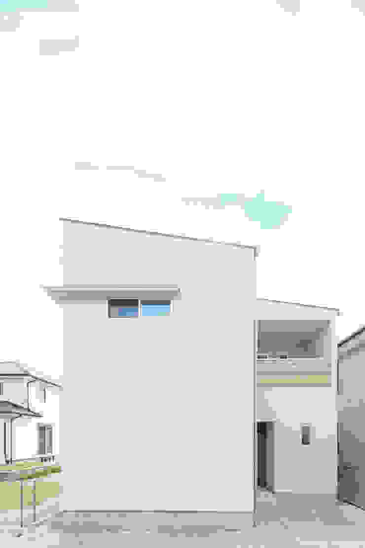 街中の家 Homify