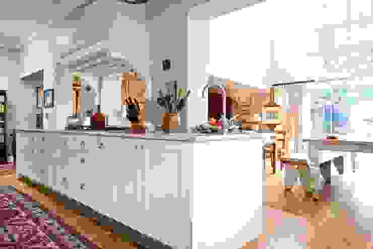 Farm-style Kitchen Island by Oksijen Country MDF