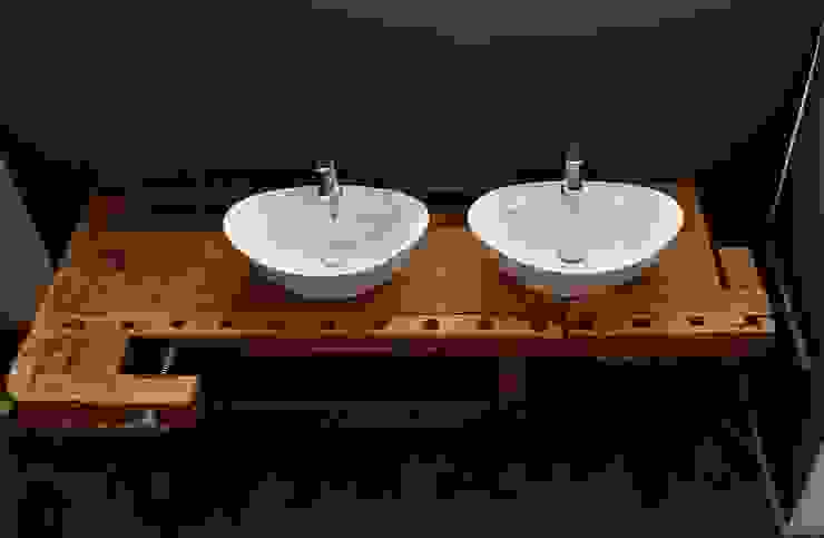 Hobelbank als Waschtisch + Zubehör ! restauriert ! Loft Vintage | homify