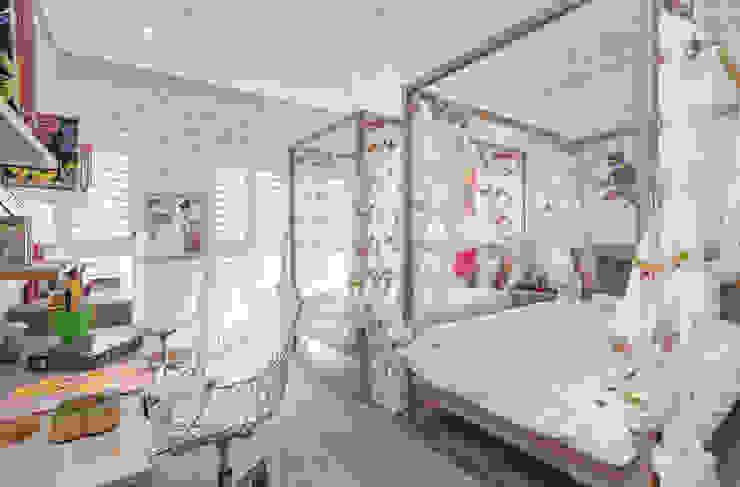 Kids Bedroom Deborah Garth Interior Design International (Pty)Ltd Small bedroom Wood White