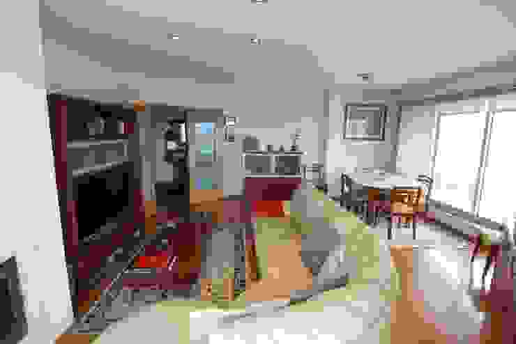 Sala (4) Salas de estar rústicas por Clix Mais Rústico