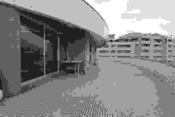 Terraço (2) Varandas, marquises e terraços rústicos por Clix Mais Rústico