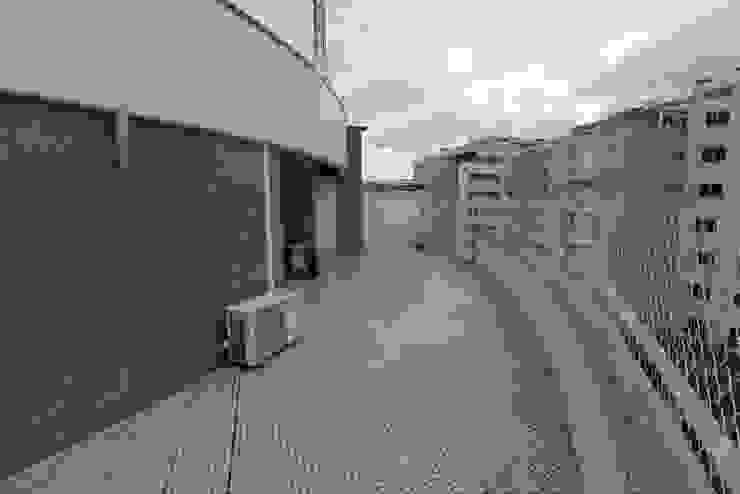 Terraço (4) Varandas, marquises e terraços rústicos por Clix Mais Rústico