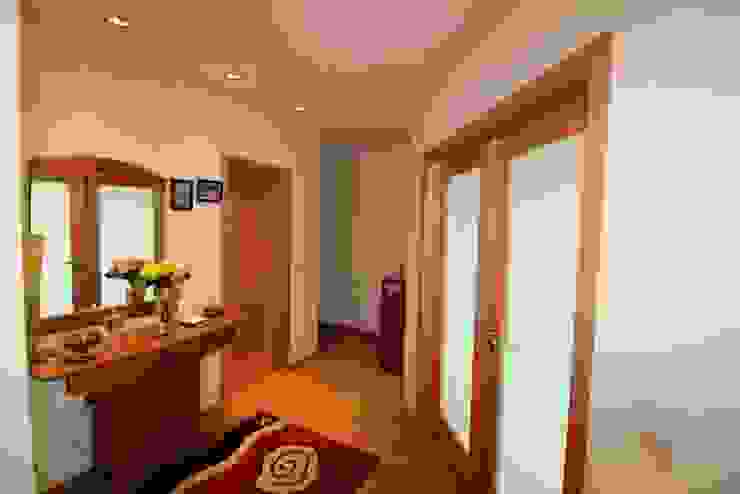 Hall de entrada (2) Corredores, halls e escadas rústicos por Clix Mais Rústico