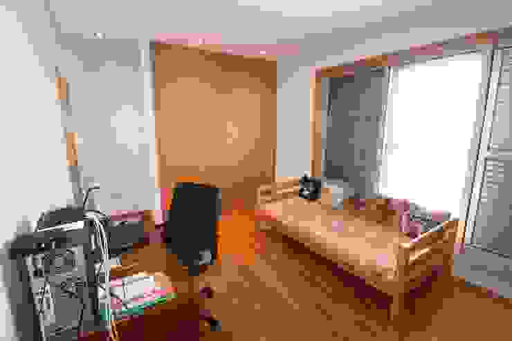 Quarto 2 ou escritório (3) Quartos rústicos por Clix Mais Rústico