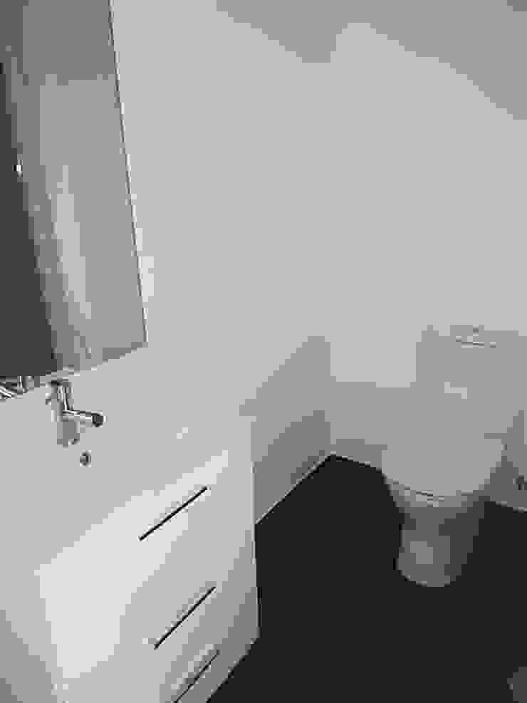 Casa de banho serviço (1) Casas de banho modernas por Clix Mais Moderno