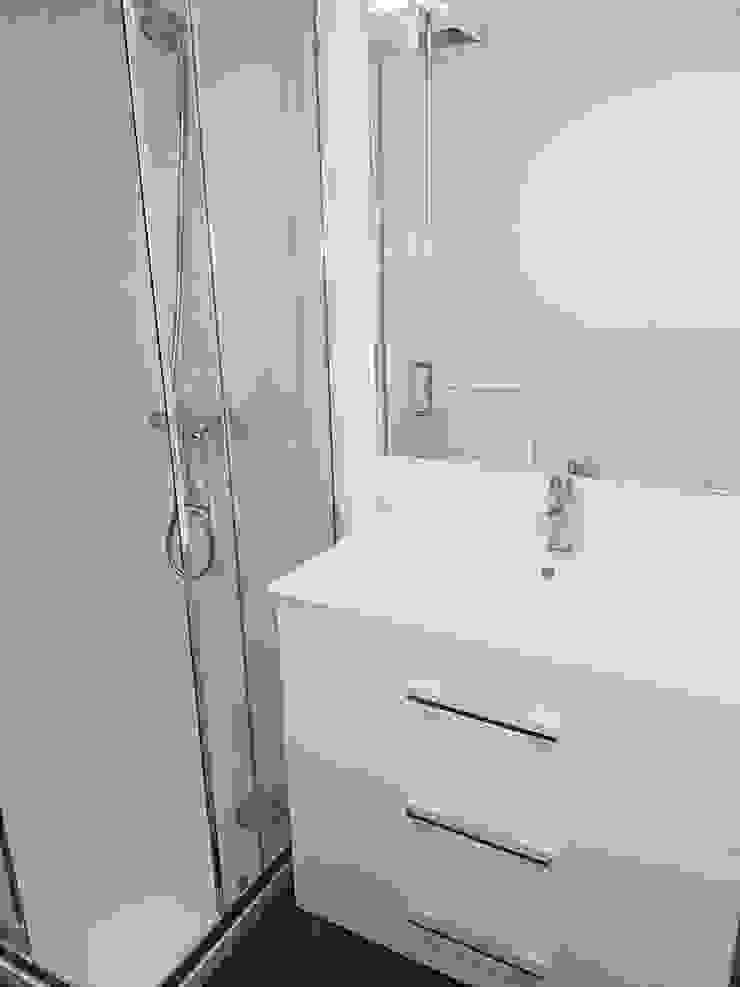 Casa de banho Suite (1) Casas de banho modernas por Clix Mais Moderno