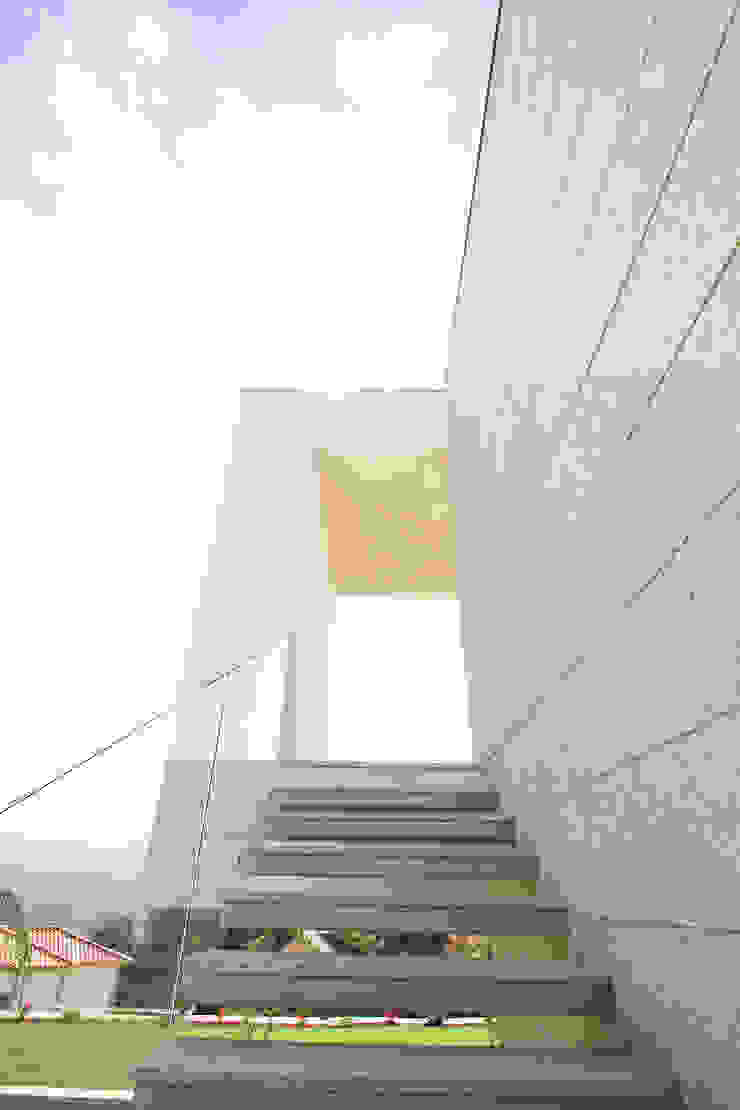 Moradia em Baião por SOUSA LOPES, arquitectos Moderno