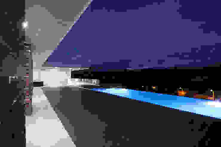 Moradia em Baião por SOUSA LOPES, arquitectos Moderno