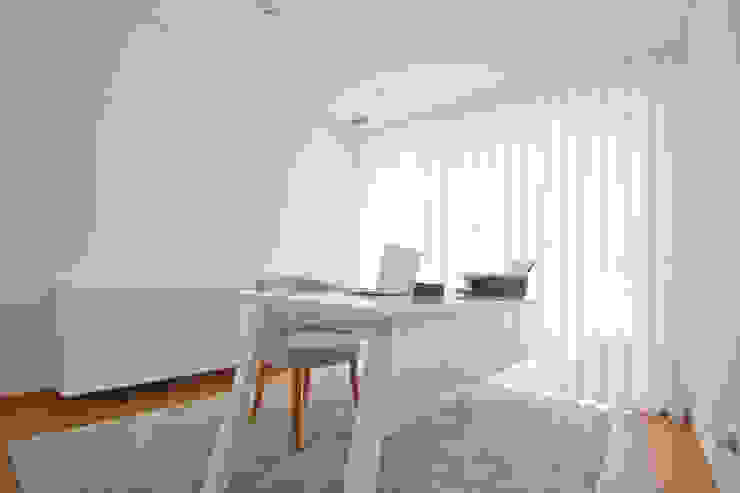 Moradia em Baião Escritórios modernos por SOUSA LOPES, arquitectos Moderno