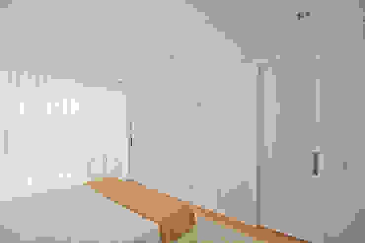 Moradia em Baião Quartos modernos por SOUSA LOPES, arquitectos Moderno