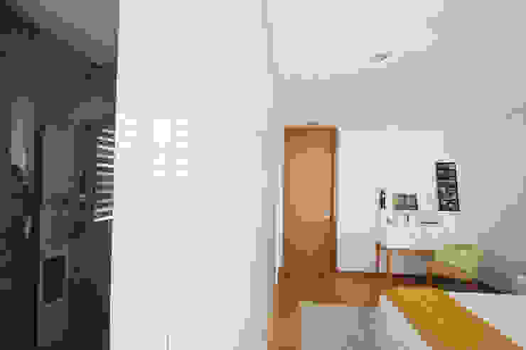 Moradia em Baião Quartos modernos por SOUSA LOPES, arquitectos Moderno