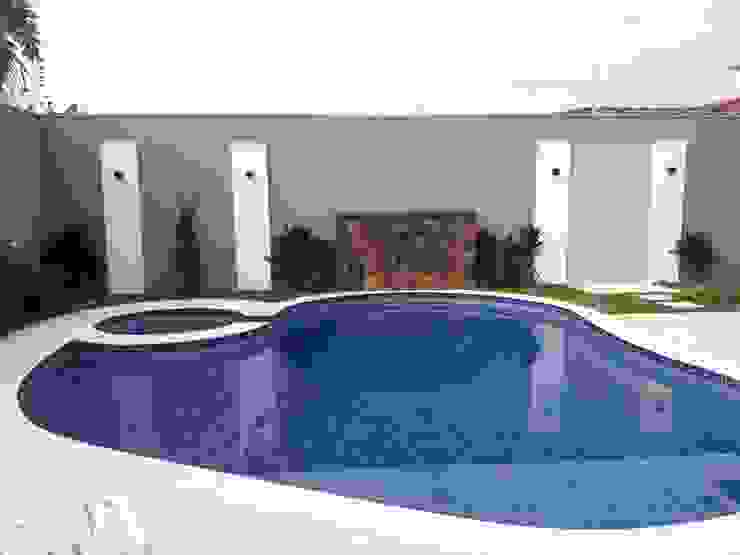 Piscina Com Atermico E Cascata Com Cimenticio Homify