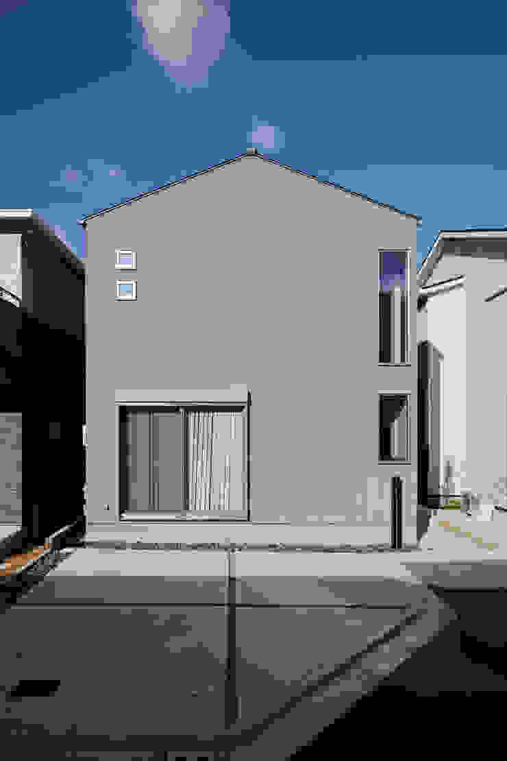 東南向きの3 5間間口 三角屋根のシンプルモダンハウス Homify