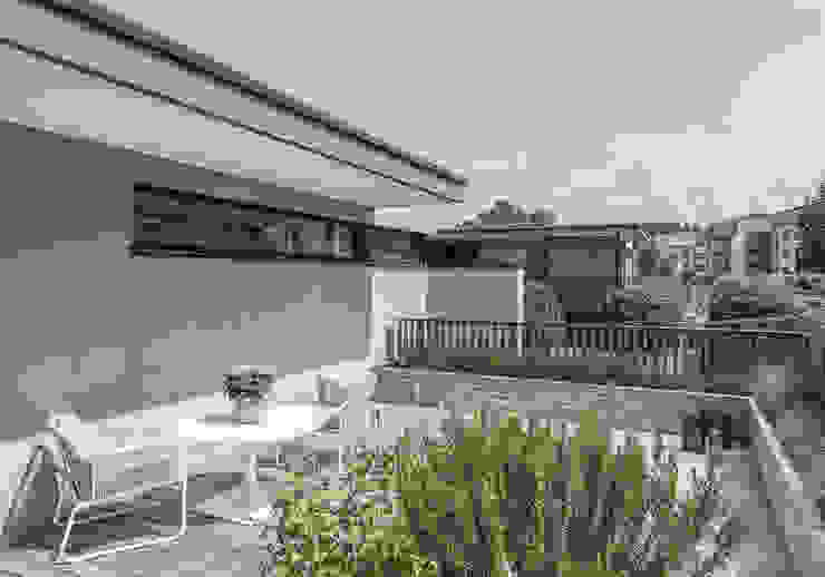 Objekt 268 / meier architekten meier architekten zürich Moderner Balkon, Veranda & Terrasse