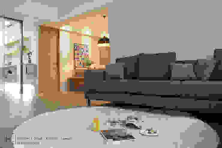 客 廳 / Living room SECONDstudio Living room Concrete Grey