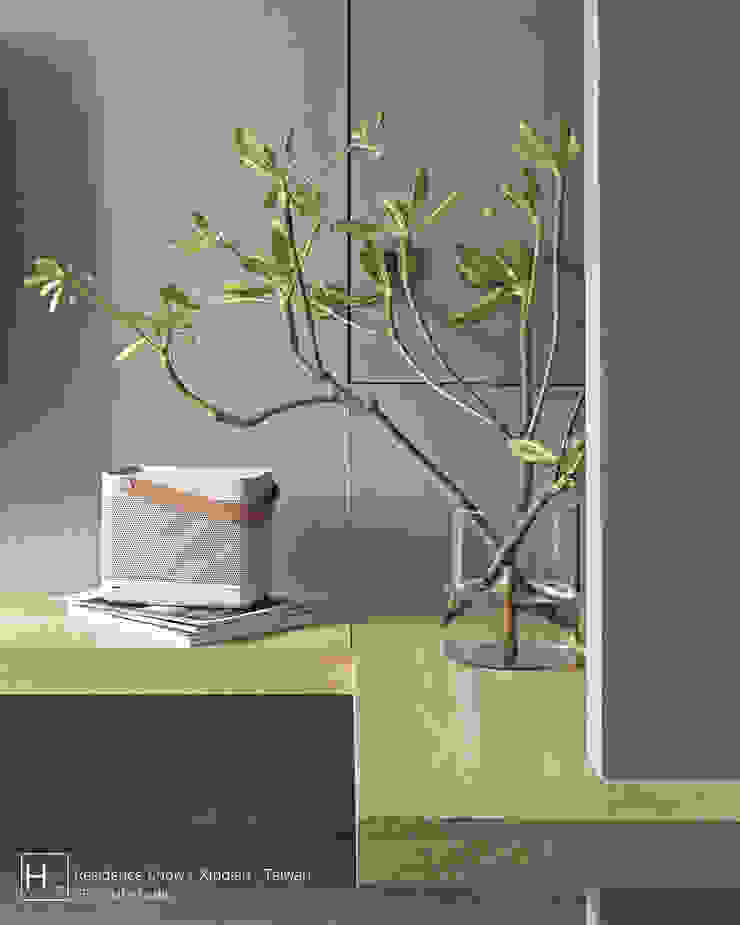 客 廳 / Living room SECONDstudio Minimalist walls & floors Concrete Grey