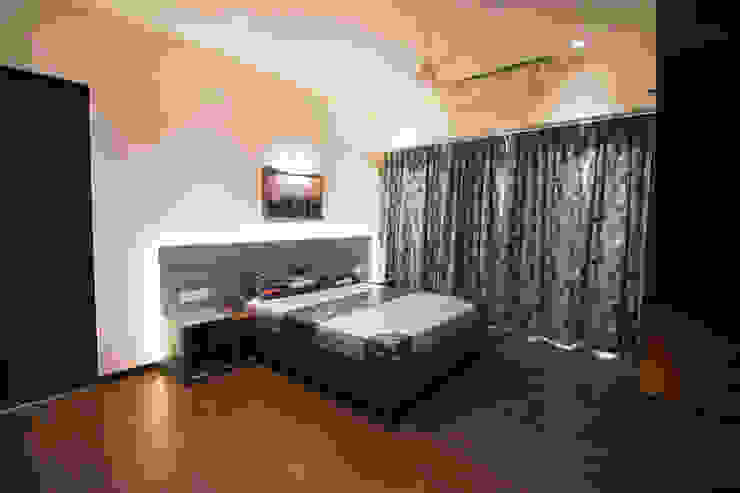 Poise Home Design Poise BedroomBeds & headboards