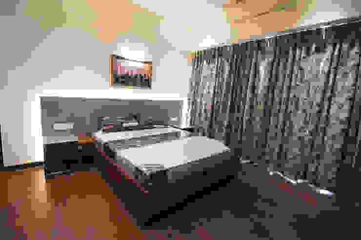 Poise Home Design Poise BedroomBeds & headboards