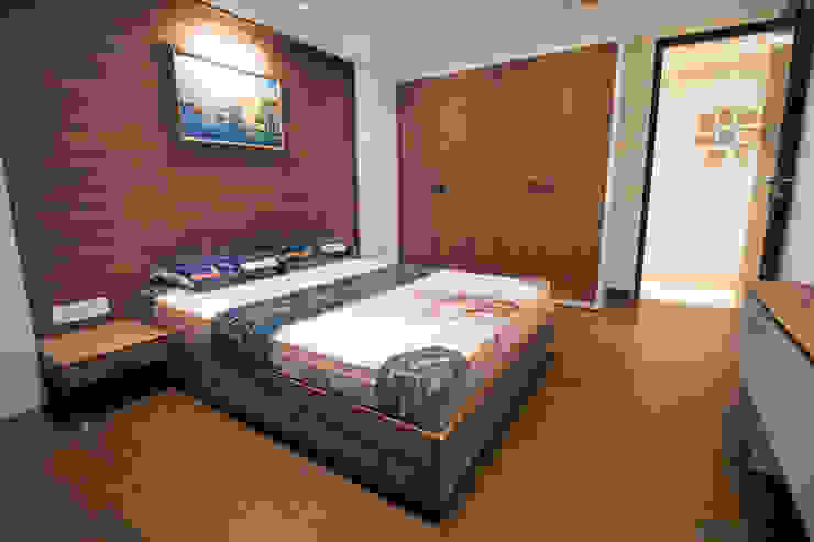 Poise Home Design Poise BedroomBeds & headboards