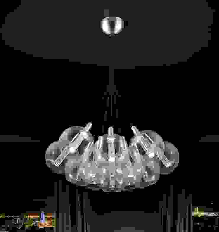 Candeeiro de tecto c/ 12 lâmpadas LED Ceiling lamp with 12 LED lamps ERIE II https://www.intense-mobiliario.com/pt/suspencao-teto/13326-candeeiro-de-teto-erie-ii.html Intense mobiliário e interiores Casas modernas candeeiros de tecto,candeeiro de tecto,Acessórios e Decoração