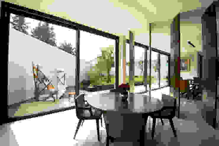 Residencia Privada Pedregal, Windlock - soluciones sustentables Windlock - soluciones sustentables Schiebetür Glas Grau