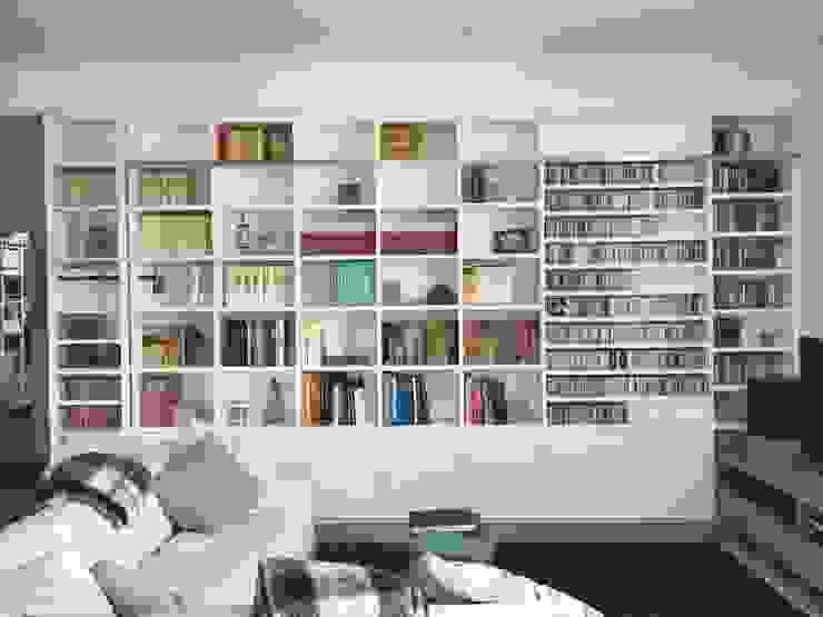 DUOLAB Progettazione e sviluppo Modern living room Wood White