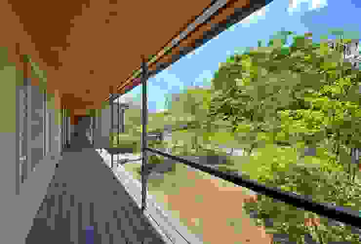 外廊下のある家 Homify