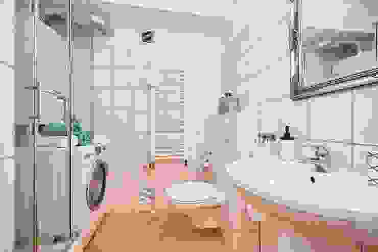 Tschangizian Home Staging & Redesign Modern bathroom