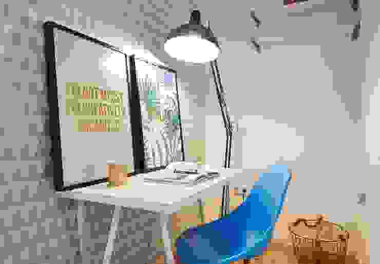Tschangizian Home Staging & Redesign Modern study/office