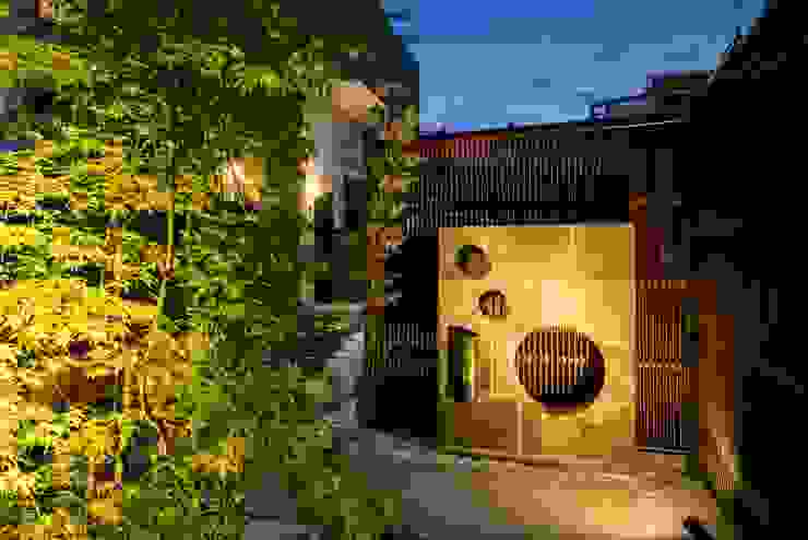 旗竿地の和風アプローチ 集合住宅 Homify