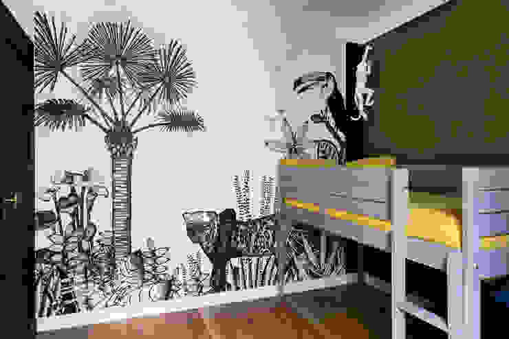 Chambre d'enfant jungle LD&CO.Paris 'La Demoiselle et la Caisse à Outils' Chambre d'enfant originale papier peint,fresque,noir et blanc,lit cabane,mur kaki