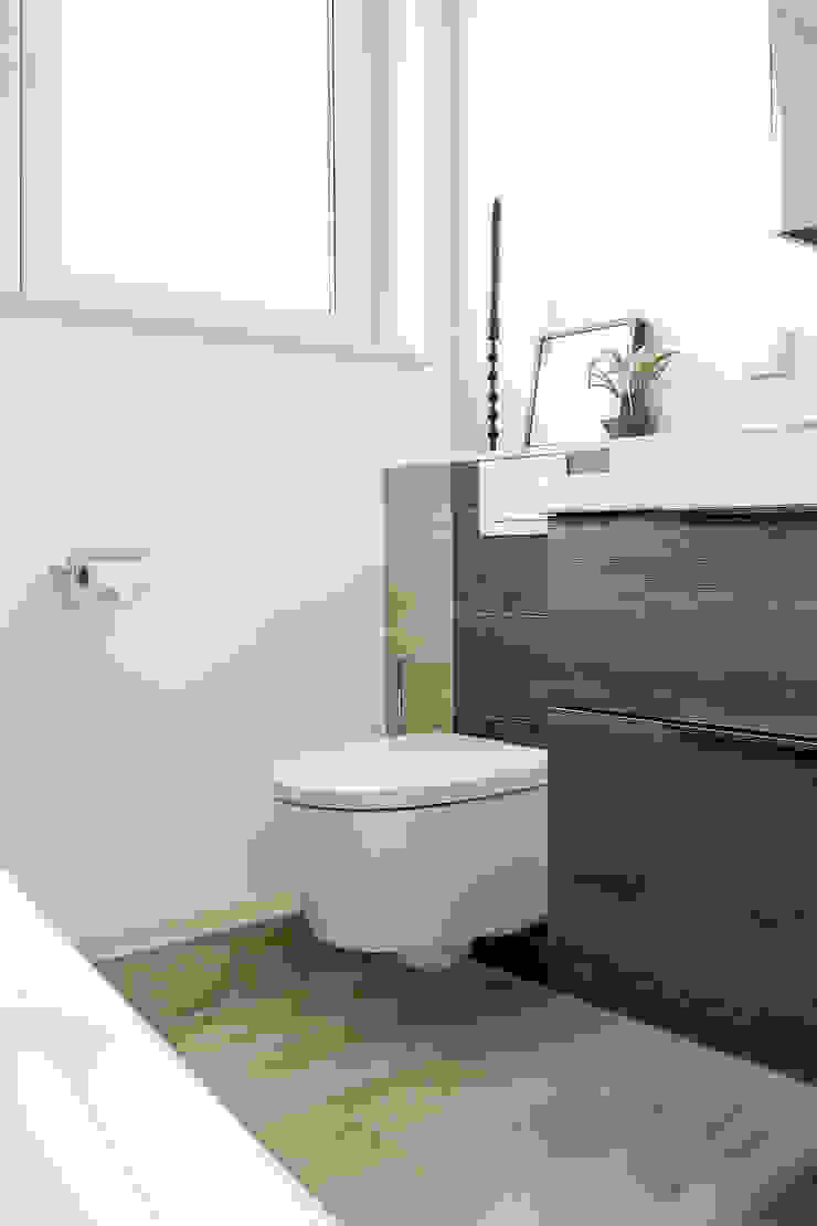 Stilvoll Und Gemutlich Bad In Holzoptik By Banovo Gmbh Homify