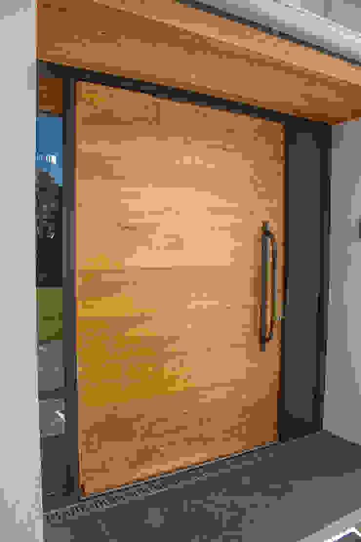 Timber Pivot Door Von Camel Glass Homify