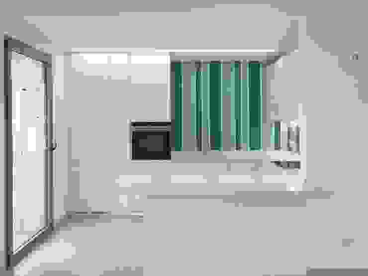 Arredamento Cucina, Soggiorno e Camera da letto Moderna a Realizzazione finale cucina bianco lucido di formarredo due