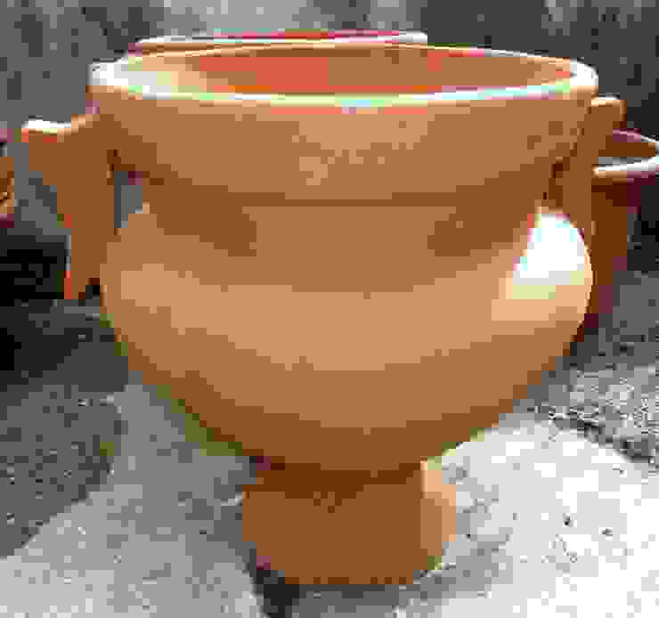 La Nostra Vetrina Anfore E Orci In Terracotta Homify