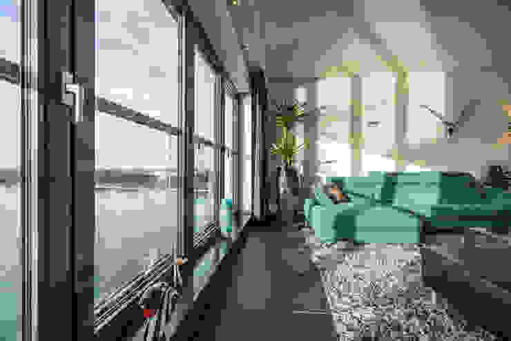 Lucht, Licht, Zicht Masters of Interior Design Moderne woonkamers