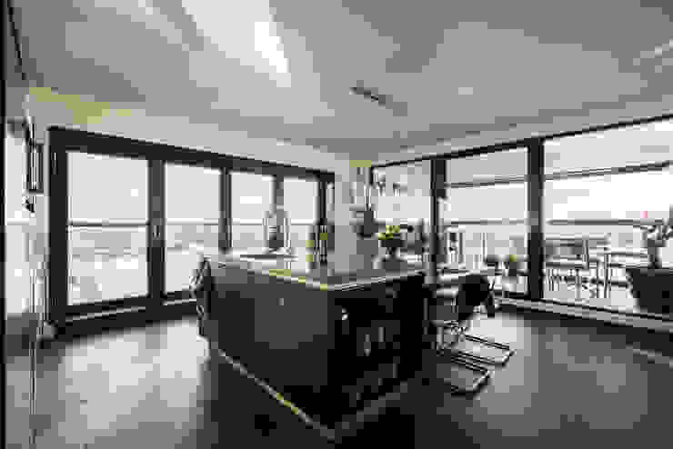 Lucht, Licht, Zicht Masters of Interior Design Moderne keukens