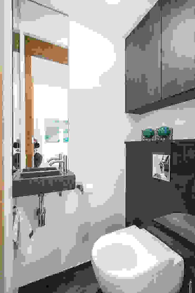 Lucht, Licht, Zicht Masters of Interior Design Moderne badkamers