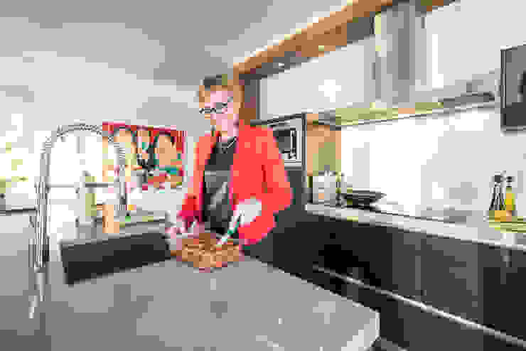Lucht, Licht, Zicht Masters of Interior Design Moderne keukens