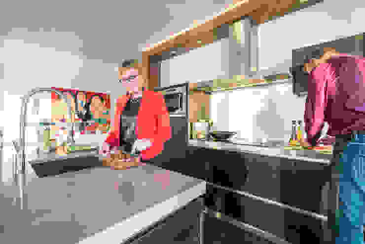 Lucht, Licht, Zicht Masters of Interior Design Moderne keukens